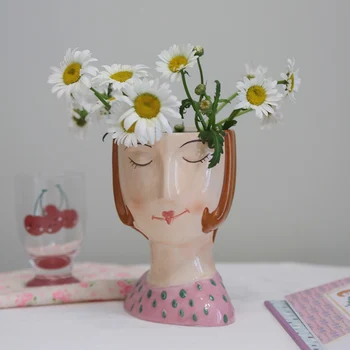 Rankomis dažytos idiliškos mergaitės lėlės menas Vazos makiažas Šepetys Laikymo kaušas Šepetys Laikymo kaušas Kaušo dekoravimas Maisono gėlių vaza