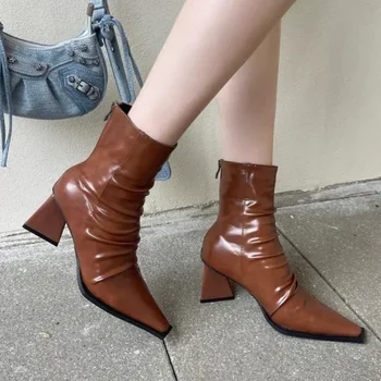 Rudens moteriški plisuoti kulkšnies batai Mada Smailus kojų pirštas Ponios Trumpi batai Stambus vidutinio kulno laisvalaikio bateliai Moteriška avalynė 2024